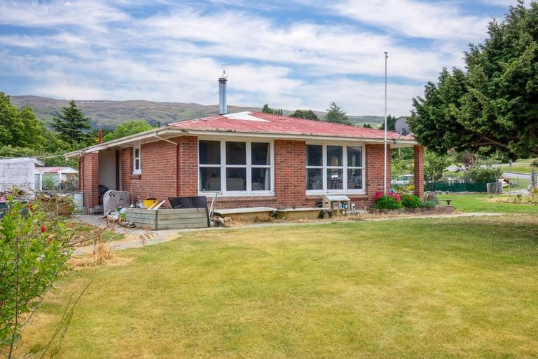 Photo of property in 24 Tamblyn Drive, Lake Roxburgh Village, Roxburgh, 9571