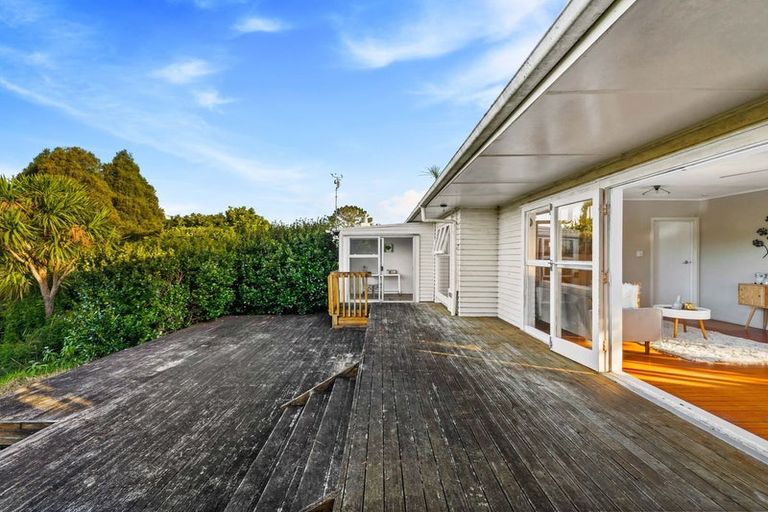 Photo of property in 18 Chorley Avenue, Massey, Auckland, 0614
