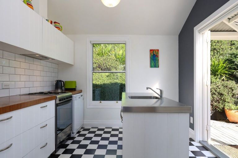 Photo of property in 56 Wellington Street, Nelson South, Nelson, 7010