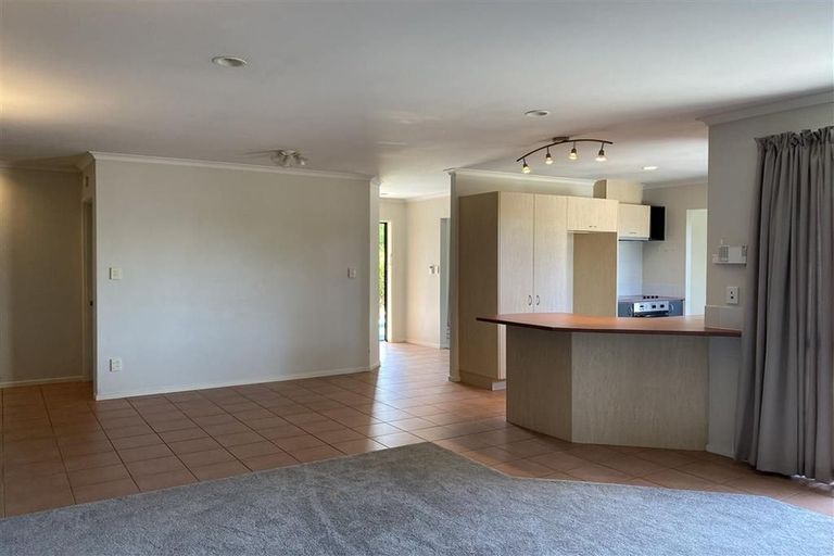 Photo of property in 17 Kellaway Drive, East Tamaki, Auckland, 2013