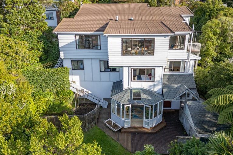 Photo of property in 10 Kate Way, Karori, Wellington, 6012