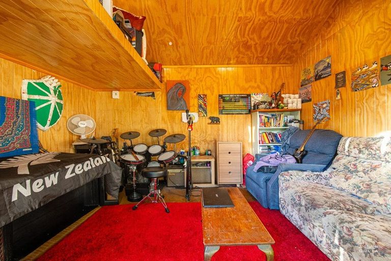 Photo of property in 62 Stottholm Road, Titirangi, Auckland, 0604