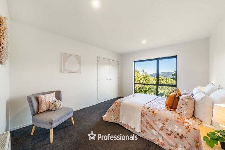 Photo of property in 6 Castle Crescent, Stokes Valley, Lower Hutt, 5019