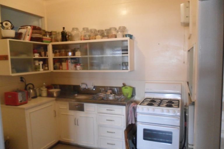 Photo of property in 2 Queens Drive, Kilbirnie, Wellington, 6022