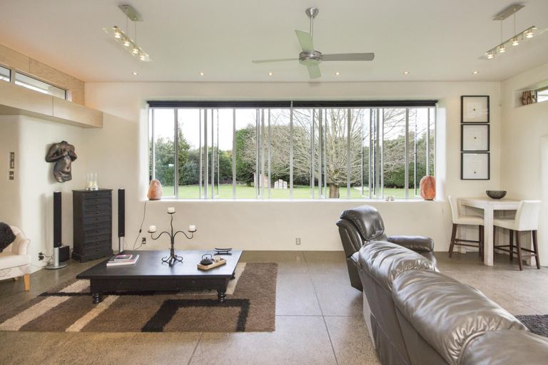 Photo of property in 115 Turitea Road, Fitzherbert, Palmerston North, 4472
