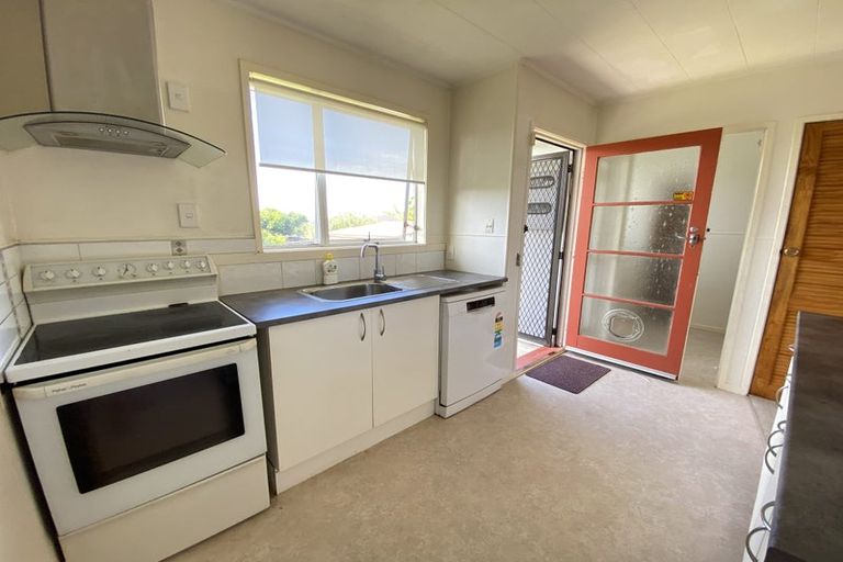 Photo of property in 60 Casuarina Road, Half Moon Bay, Auckland, 2012