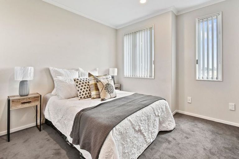 Photo of property in 12 Saddleback Crescent, Papakura, 2110