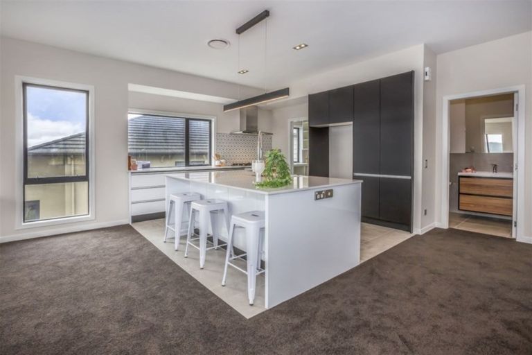 Photo of property in 19 Wangapeka Way, Aotea, Porirua, 5024