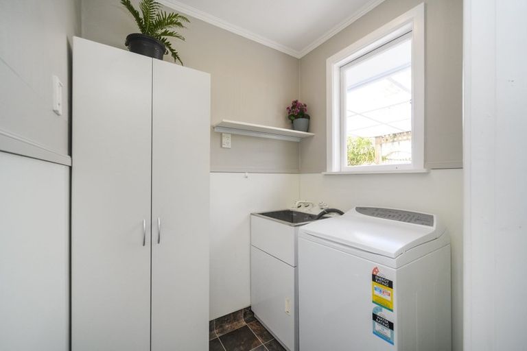 Photo of property in 24 Parkland Crescent, Terrace End, Palmerston North, 4410