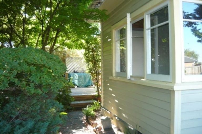 Photo of property in 16 Dilworth Street, Riccarton, Christchurch, 8011