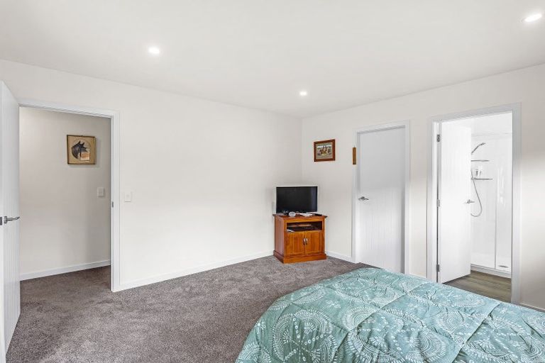 Photo of property in 2 Pohatu Lane, Otaki, 5512