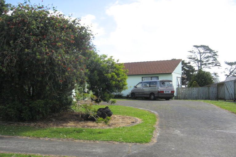 Photo of property in 4 Rukumoana Place, Clendon Park, Auckland, 2103