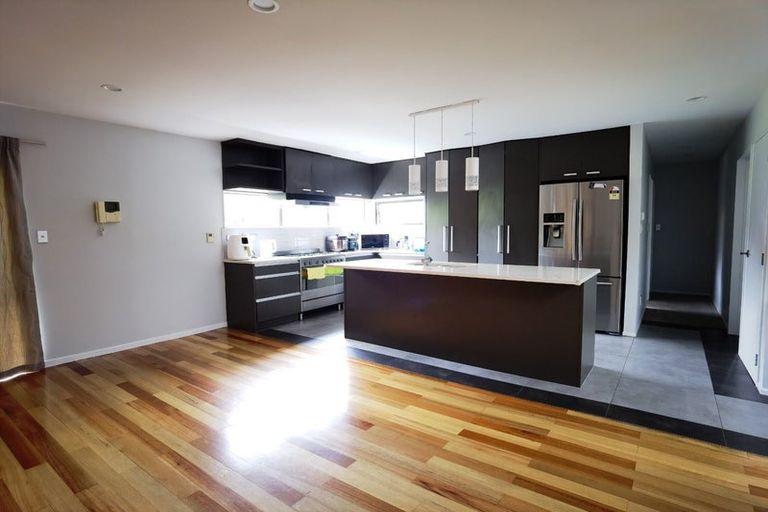 Photo of property in 4 Hornbill Drive, Fairview Heights, Auckland, 0632