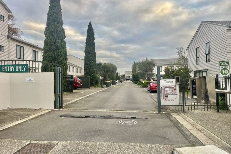 Photo of property in Tuscany Towers, 14/1 Ambrico Place, New Lynn, Auckland, 0600