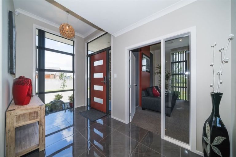 Photo of property in 34 Rodeo Drive, Kelvin Grove, Palmerston North, 4414