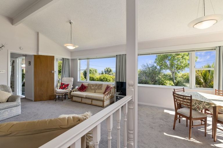 Photo of property in 1 Huia Street, Waikanae, 5036