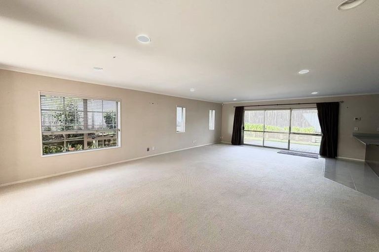 Photo of property in 4 Powercourt Drive, Flat Bush, Auckland, 2019
