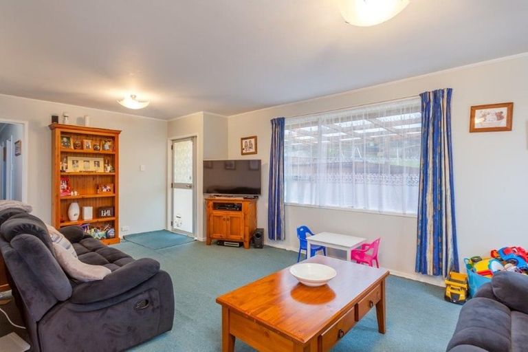 Photo of property in 59 Kemp Road, Massey, Auckland, 0614