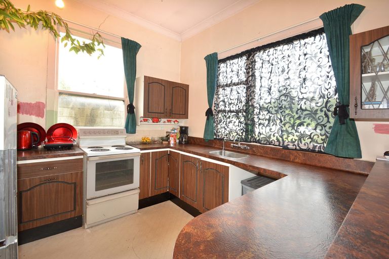 Photo of property in 136 Taieri Road, Kaikorai, Dunedin, 9010