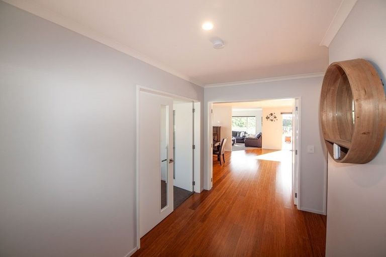 Photo of property in 6 Belize Grove, Grenada Village, Wellington, 6037