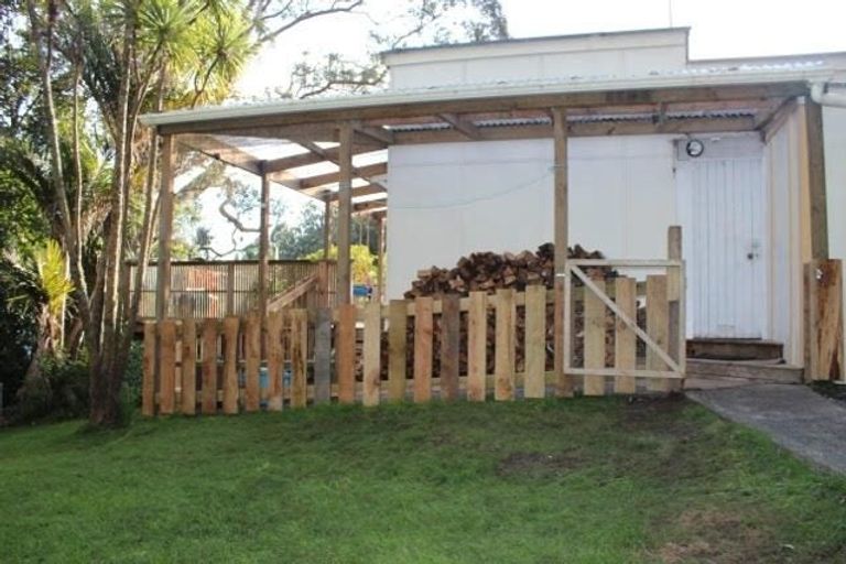 Photo of property in 88 Motutara Road, Muriwai, Waimauku, 0881