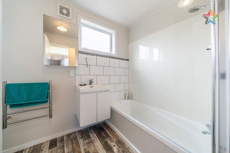 Photo of property in 40b Leighton Avenue, Waiwhetu, Lower Hutt, 5010