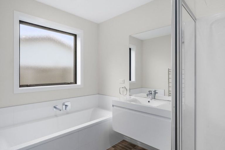 Photo of property in 46 Marbleleaf Lane, Albert Town, Wanaka, 9305