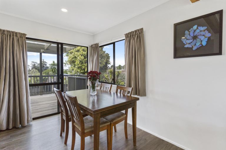 Photo of property in 6 Channing Crescent, Botany Downs, Auckland, 2010