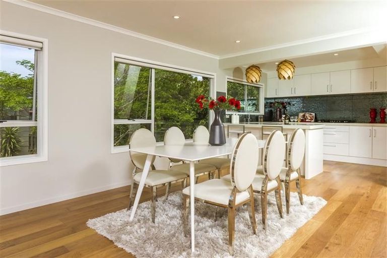 Photo of property in 271 East Coast Road, Mairangi Bay, Auckland, 0630