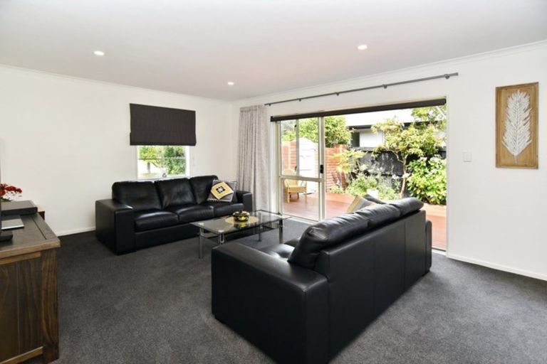 Photo of property in 4 Rue De La Mare, Parklands, Christchurch, 8083