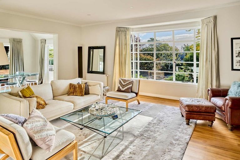 Photo of property in 10 Walter Road, Lowry Bay, Lower Hutt, 5013