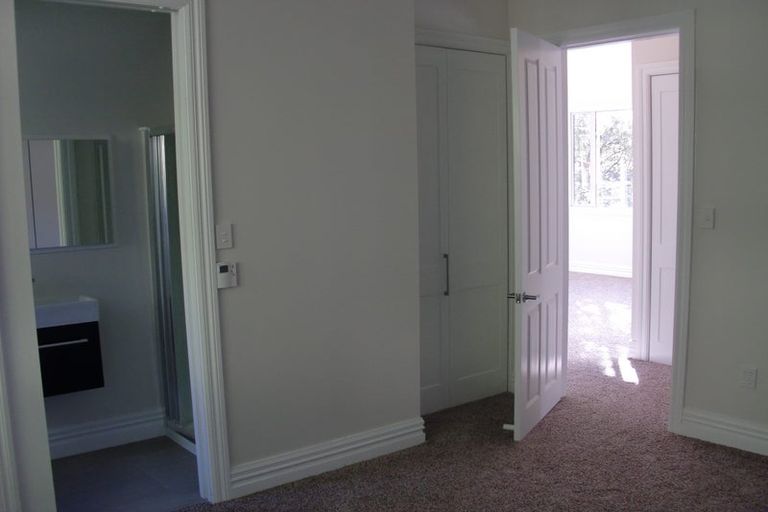 Photo of property in 26 Rangiora Avenue, Kaiwharawhara, Wellington, 6035