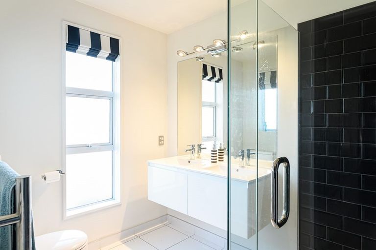 Photo of property in 6 Puketutu Grove, Motueka, 7120