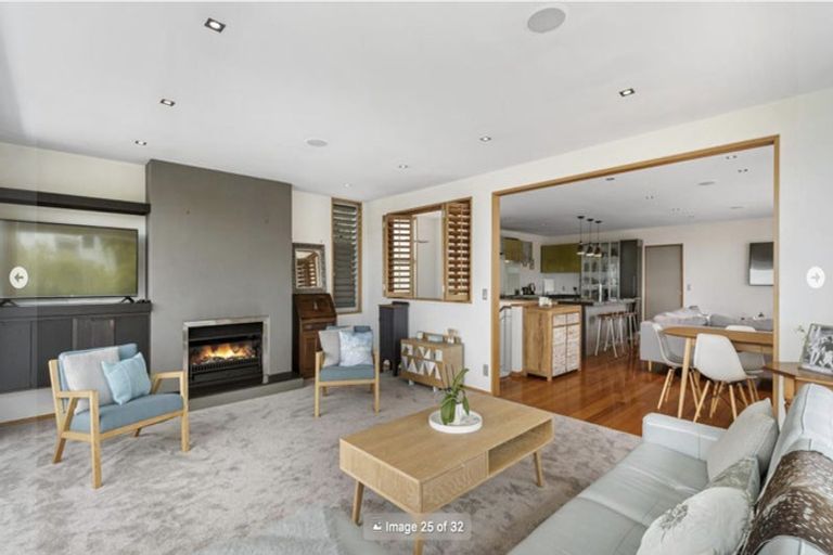 Photo of property in 2/55 Parr Terrace, Castor Bay, Auckland, 0620