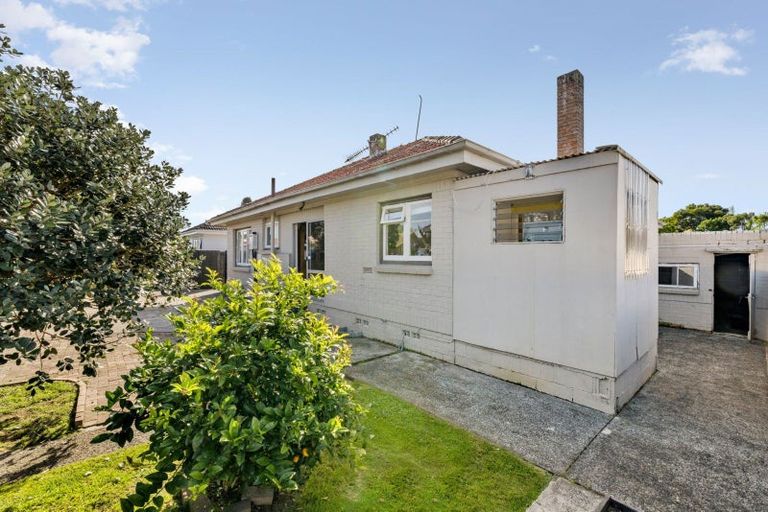 Photo of property in 122 Clarkin Road, Fairfield, Hamilton, 3214