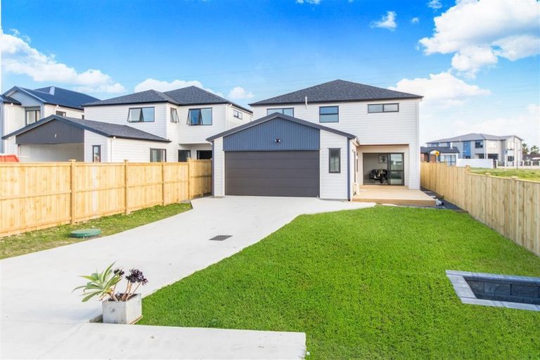 Photo of property in 45 Drumconnell Drive, Flat Bush, Auckland, 2019