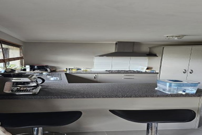 Photo of property in 5 Whitney Place, Rototuna North, Hamilton, 3210