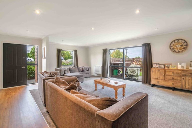 Photo of property in 33 Morton Street, Edendale, 9825