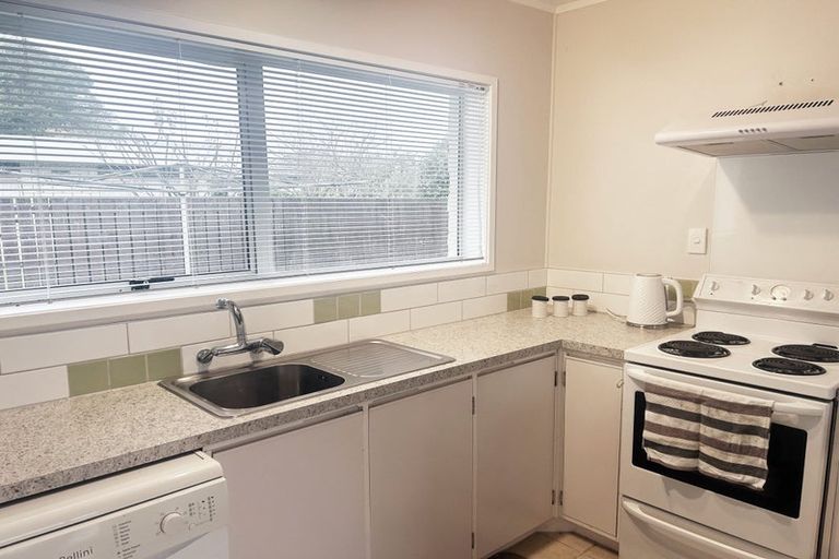 Photo of property in 1/126 Clevedon Road, Papakura, 2110