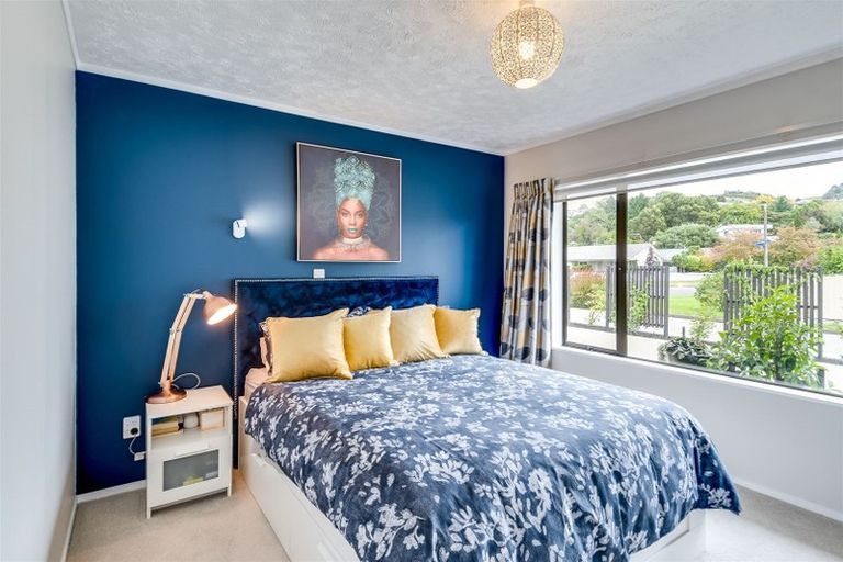 Photo of property in 24 Hetley Crescent, Taradale, Napier, 4112