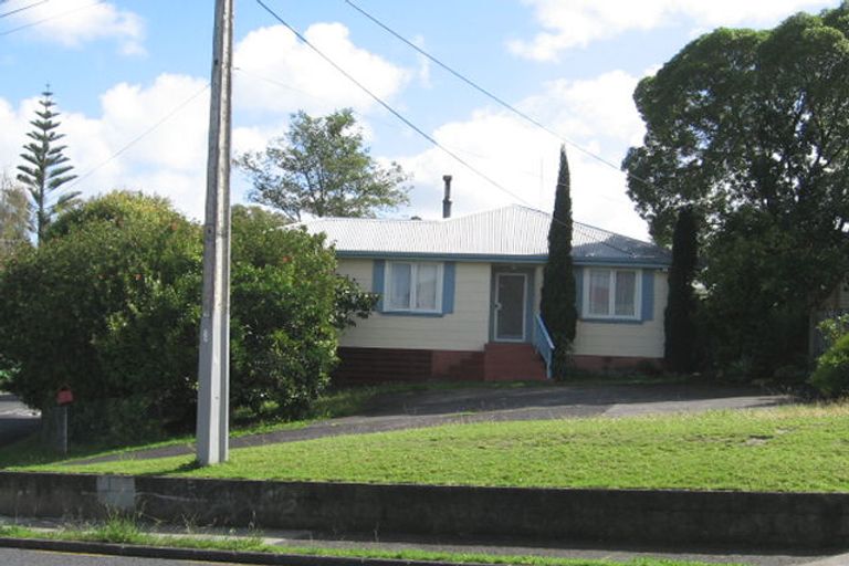 Photo of property in 1/43 Pomaria Road, Henderson, Auckland, 0610