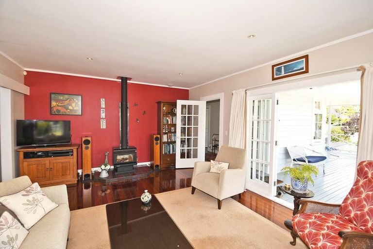 Photo of property in 1 Penguin Street, Leigh, 0985