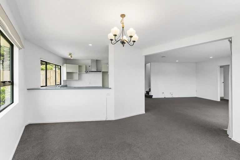 Photo of property in 4a Holiday Road, Stanmore Bay, Whangaparaoa, 0932