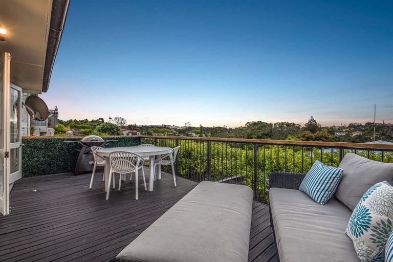 Photo of property in 4/37 Onewa Road, Northcote, Auckland, 0627