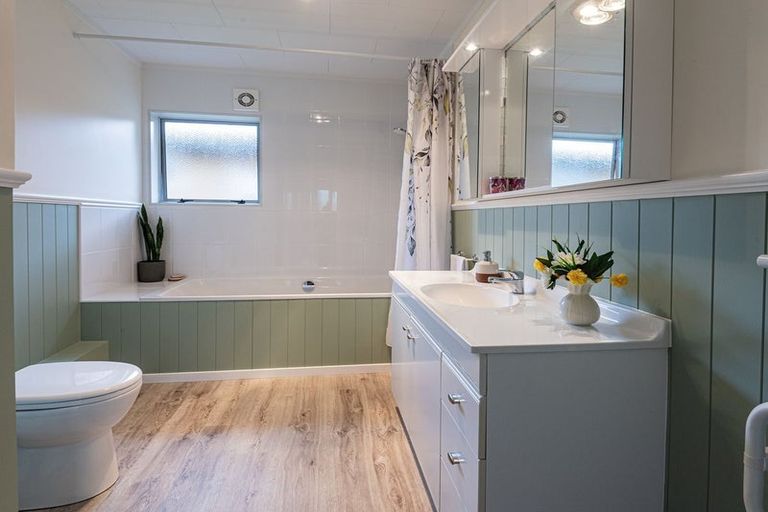 Photo of property in 16 Elm Place, Tikipunga, Whangarei, 0112