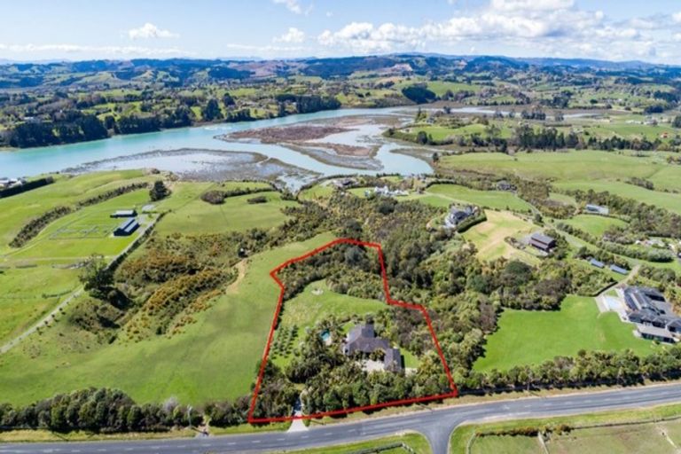 Photo of property in 169 Broomfields Road, Whitford, Howick, 2571