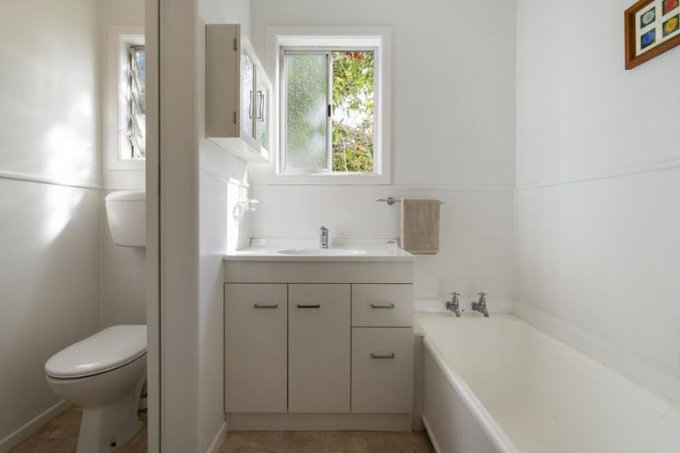 Photo of property in 22 Amanda Avenue, Dinsdale, Hamilton, 3204