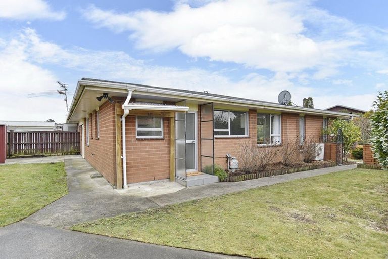 Photo of property in 1/9 Juniper Place, Burnside, Christchurch, 8053