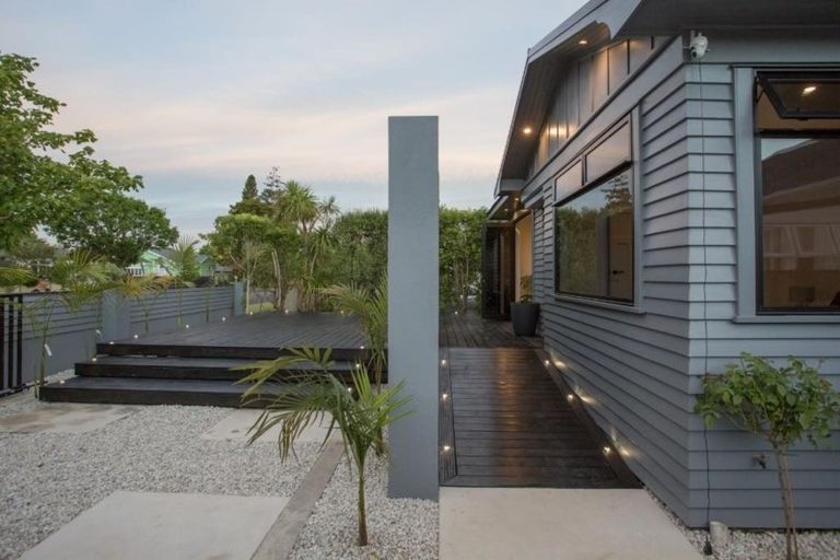 Photo of property in 16 Gillies Avenue, Claudelands, Hamilton, 3214