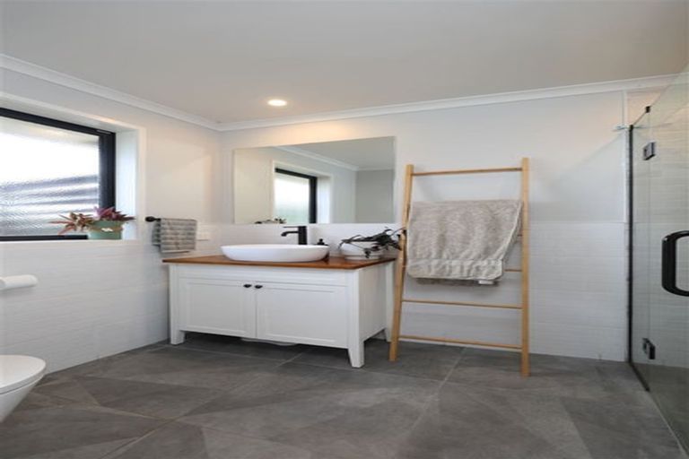 Photo of property in 163 Kimihia Road, Huntly, 3771